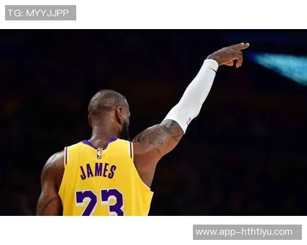 夸梅赞詹姆斯精彩表现十步上篮得分展现历史得分王的优雅风采 夸梅赞詹姆斯精彩表现十步上篮得分展现历史得分王的优雅风采