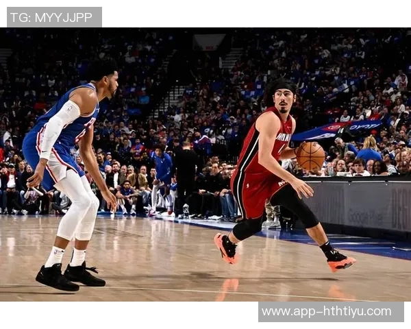 热火记者报道哈克斯左脚踝扭伤球队明日将决定他的出战状态 热火记者报道哈克斯左脚踝扭伤球队明日将决定他的出战状态